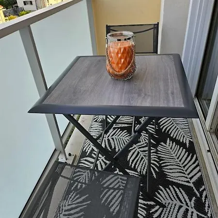 Apartment F3 - Calme, Meuble Et Chaleureux *